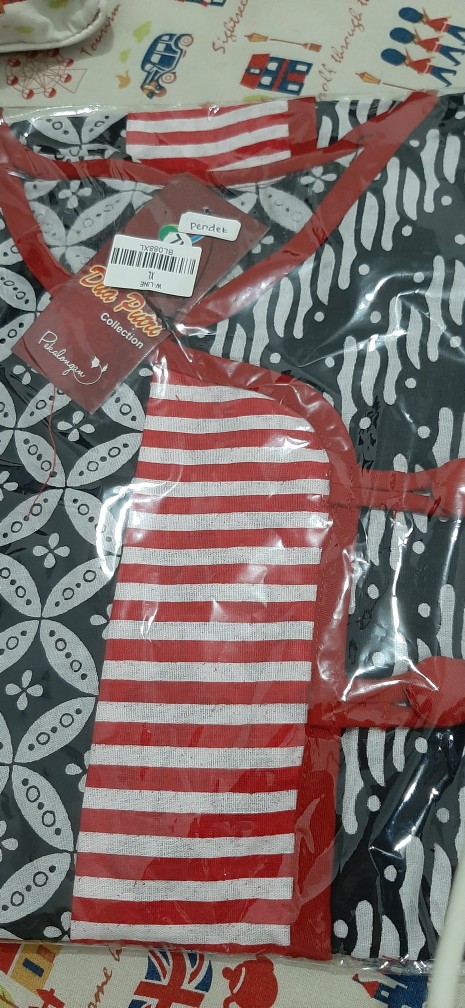 Atasan Batik Wanita Blouse Trebaru Warna Hitam Kombinasi  White Line By Batik Dua Putri Collection