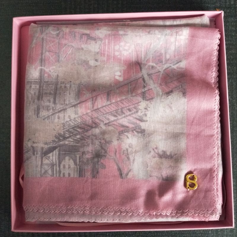 Order Leetaarini_Preloved Buttonscarves NY 3 Nolita