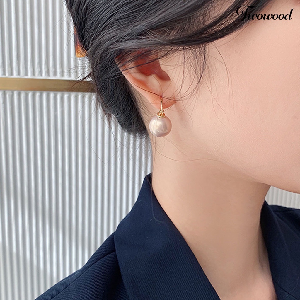 1 Pasang Anting Juntai Bentuk Geometris Aksen Mutiara Imitasi Gaya Vintage Untuk Wanita