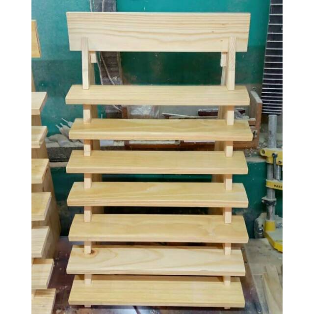  Rak  display display kayu  rak  tangga kayu  untuk bazar 