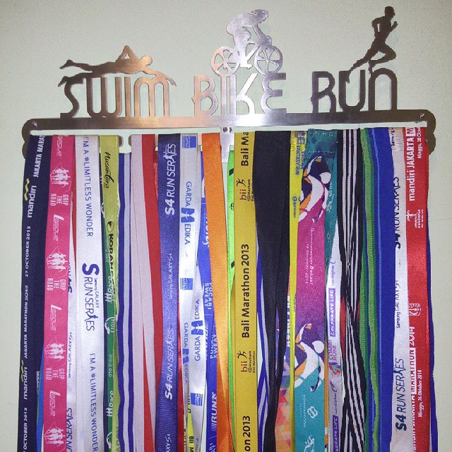 MEDAL HANGER - GANTUNGAN MEDALI - SWIM BIKE RUN TRIATHLON