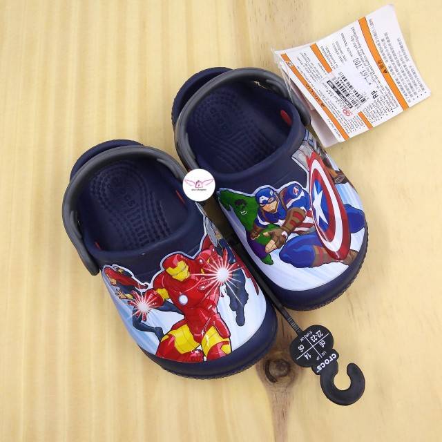 Sepatu crocs avenger ori size 22-23 second