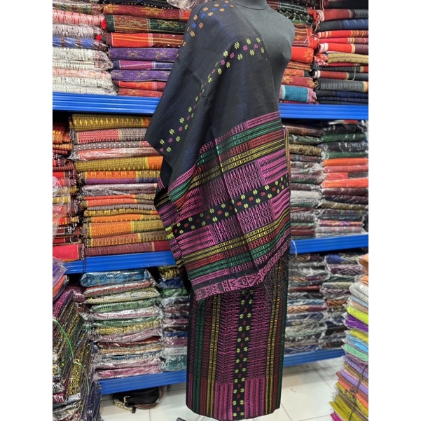 Songket Tarutung Tenun Tangan Asli motif Pucca Bintik dengan sambungan di tengah dengan menggunakan benang 100 asli