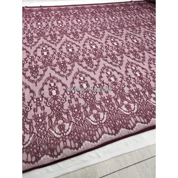 Lace panel chantily