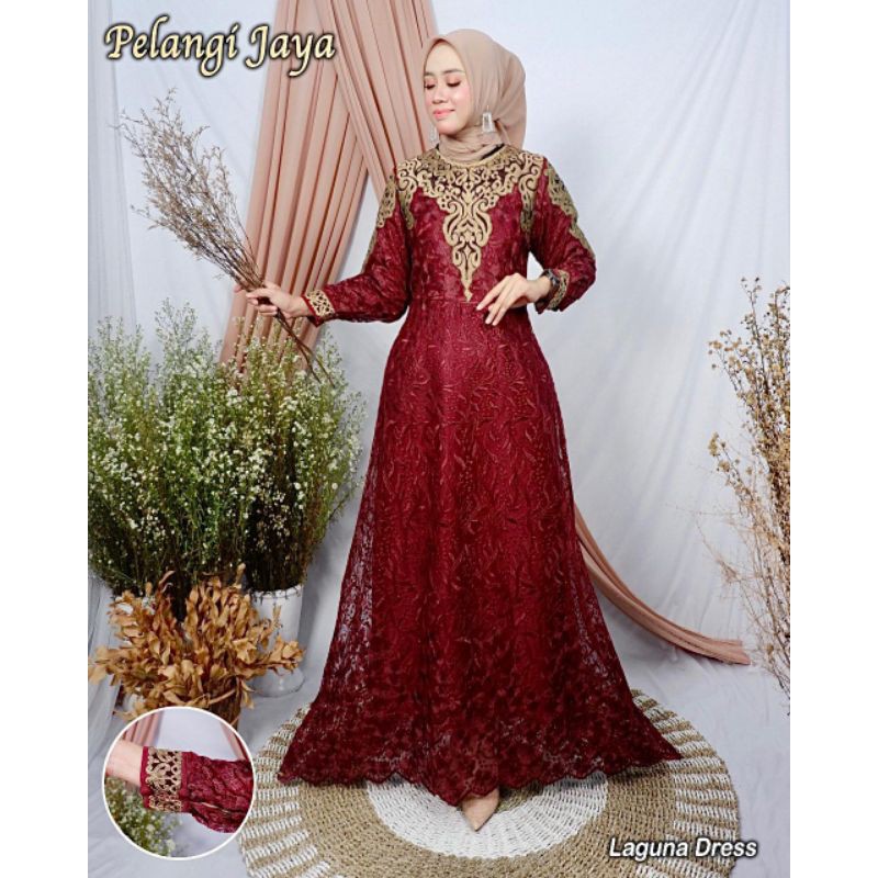 Dres Pesta Tille Bordir Mutiara dan Bordir Tempel Dada/Dres Pesta