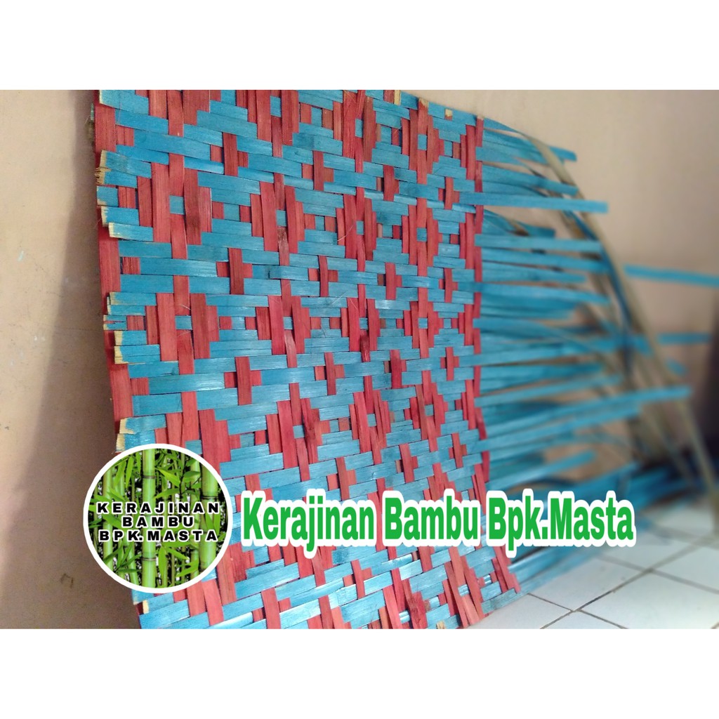 Kerajinan Anyaman Bambu Bilik Motif Warna Merah Biru Harga Permeter