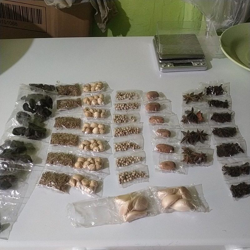 

Bumbu rempah-rempah saset
