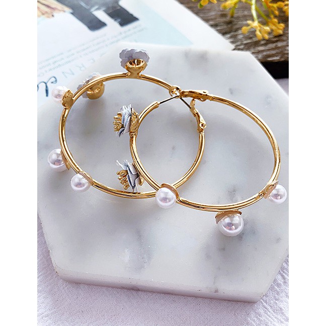 LRC Anting Tusuk Fashion Gold Alloy Pearl Flower Circle Earrings F54107