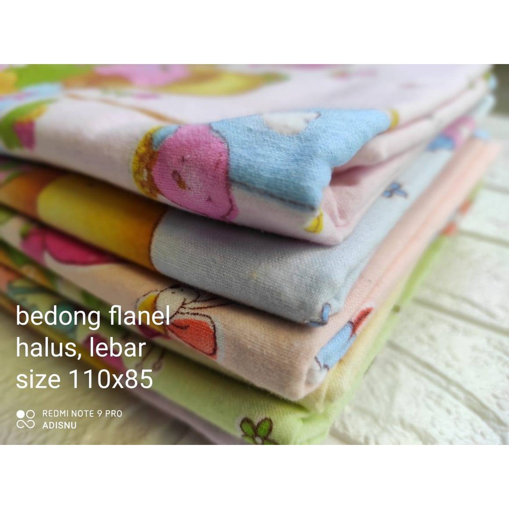 Selimut Bedong Bayi Kotak Flanel Halus Motif Ukuran 110 x 85 cm