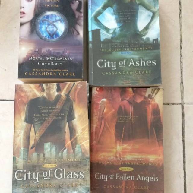 Novel Twilight Set, The Mortal Instrumen, Divergent, The Infernal Device Series, Komik Hai Miiko