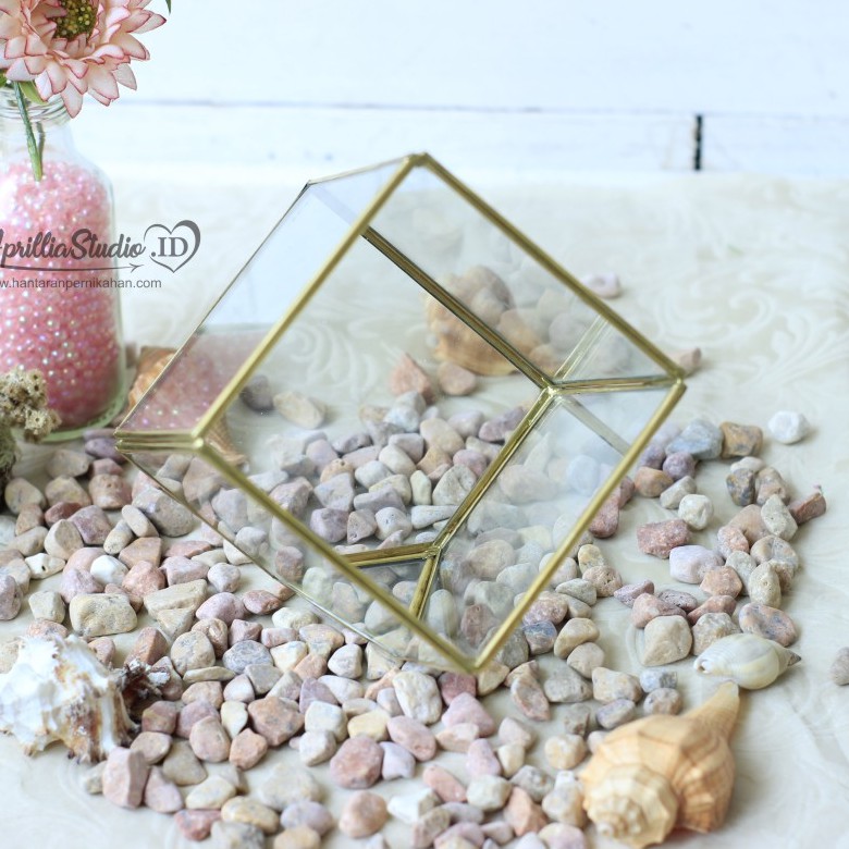 Kotak Perhiasan | Ringbox Terarium Segi 4 UK 11x11x10,5 cm