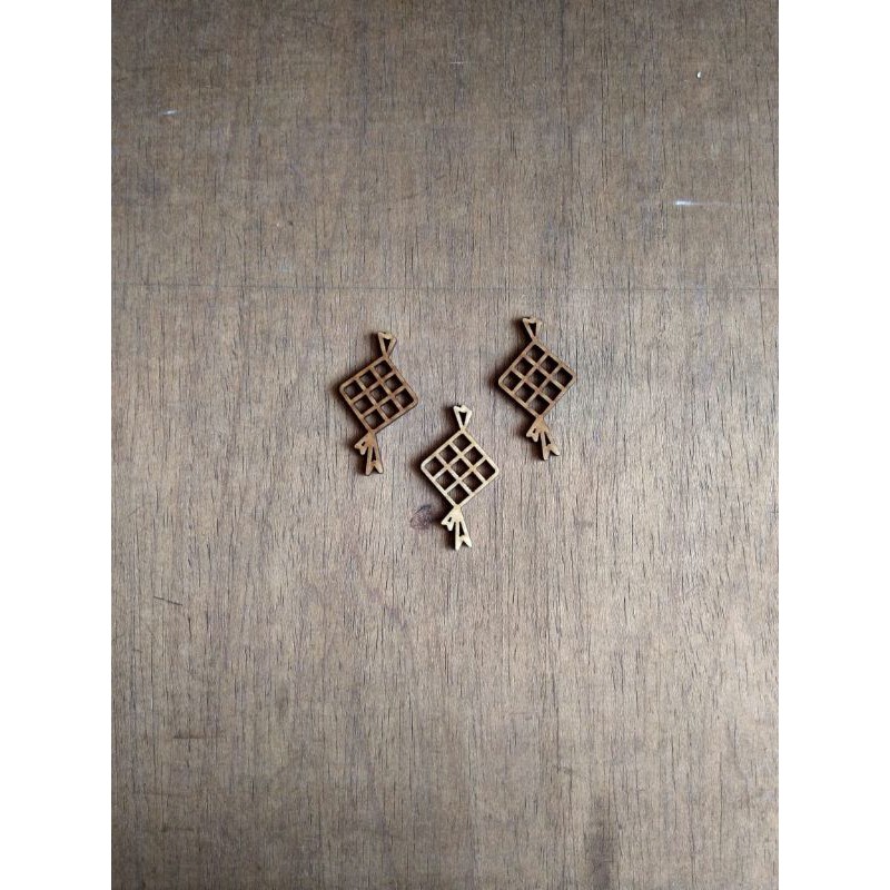 

Wooden Tag Ketupat