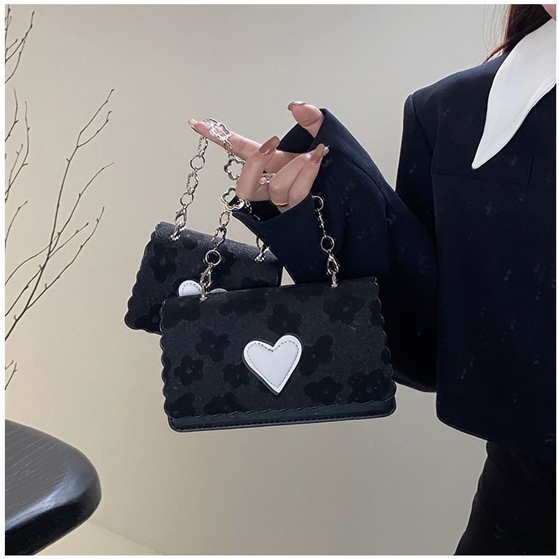 [NEW] Mini Heart Patch Detail Flap Square Bag Crossbody Bag 10048