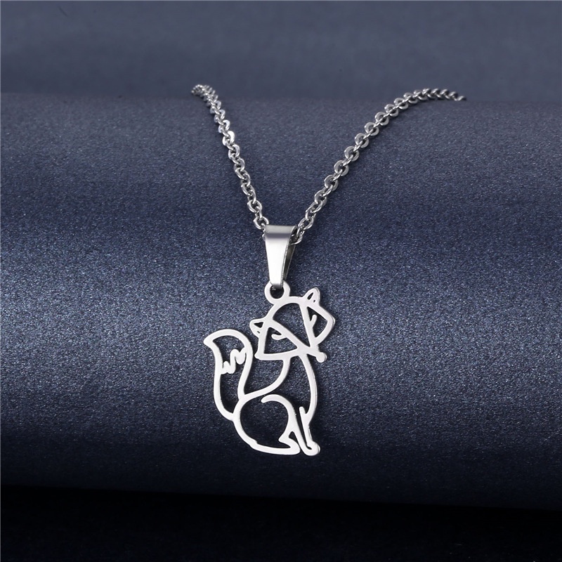 Kalung Rantai Dengan Liontin Rubah Hollow Bahan Stainless Steel Untuk Wanita