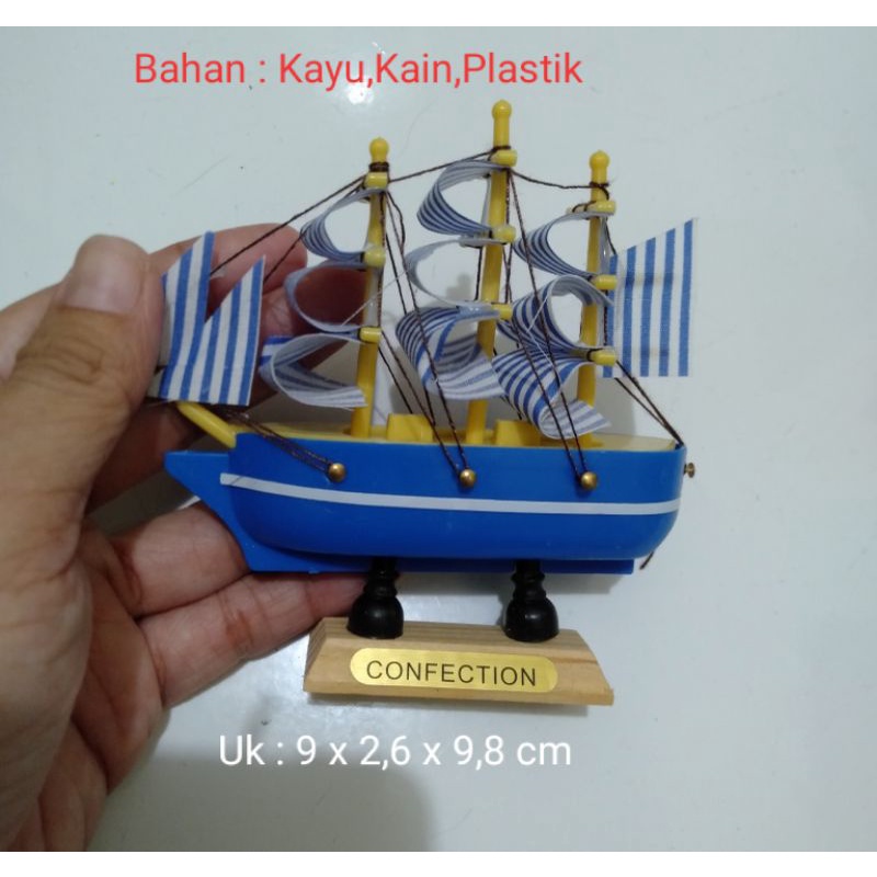 Miniatur Kapal Layar Mediterania