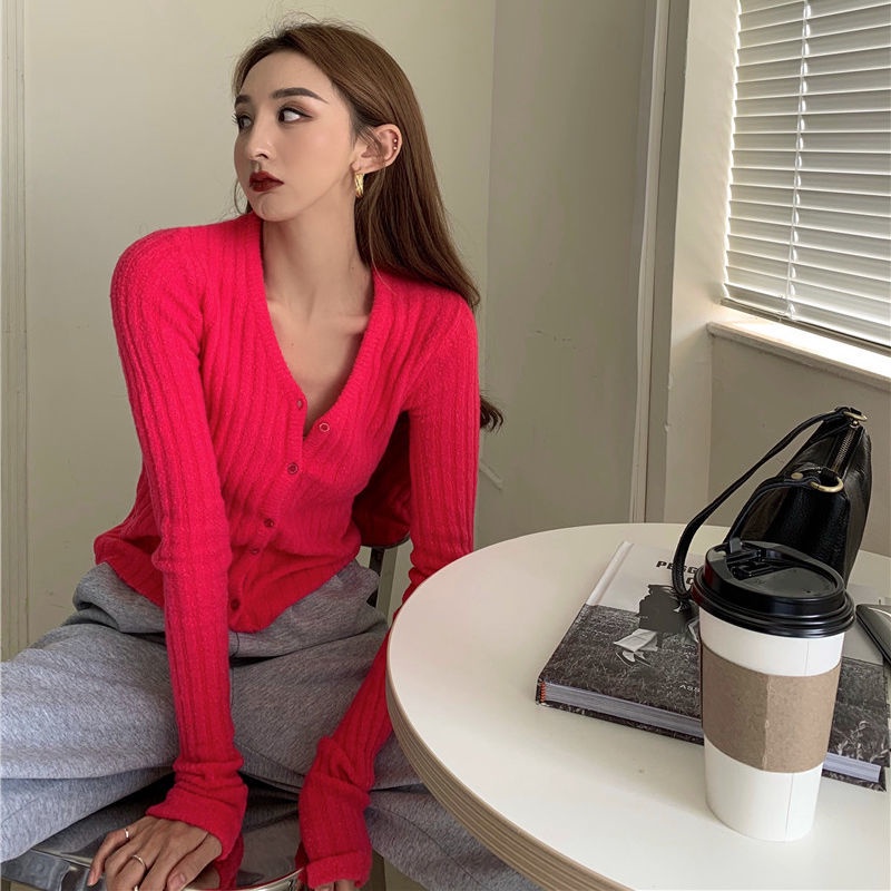 Red V-Leher Rajutan Sweater Wanita Musim Semi dan Musim Gugur Pendek Slim Fit Mawar Merah Bagian Dalam Bawah Kemeja Sweater Mantel Cardigan Atasan Lengan Panjang