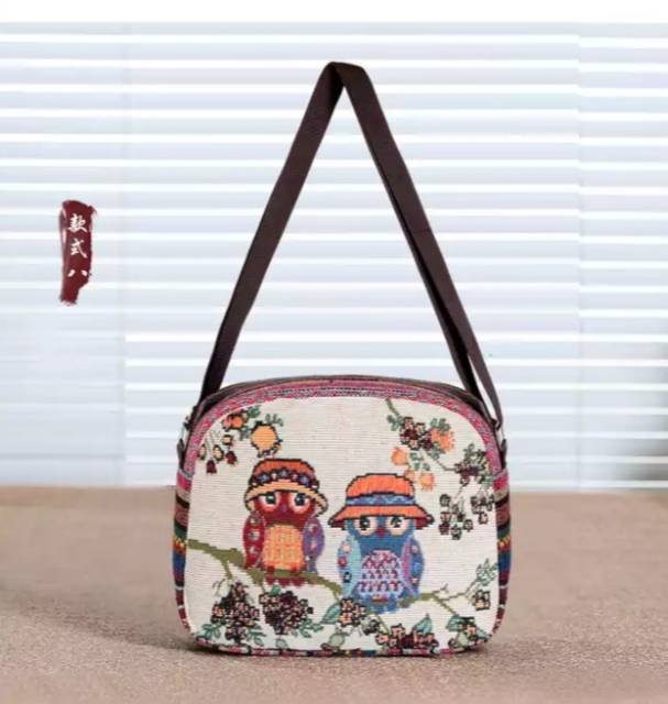 Tas selempang oval karakter owl dan elephant