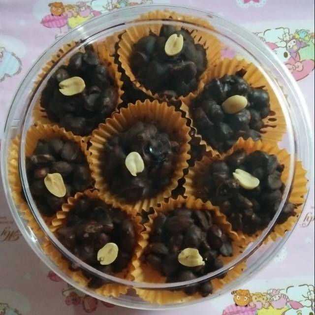 

ANEKA KUE LEBARAN KUE KACANG