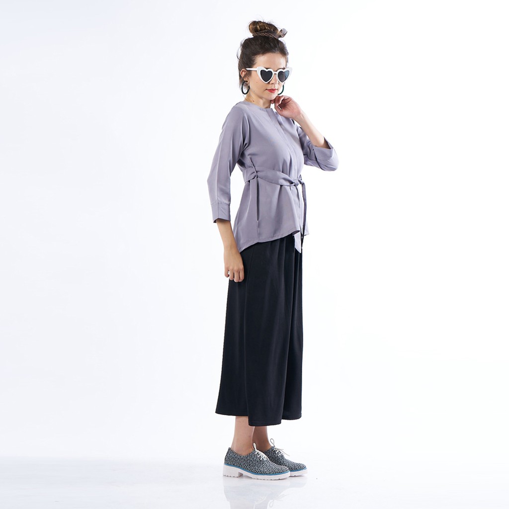 IE.DEMODE Zola Atasan Blouse Wanita Basic Casual Lengan Panjang Tali Pinggang Polos Abu-1