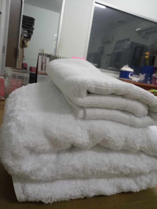 Rc Handuk Sport Chalmer Warna Putih Dan Biru Grade B No Label