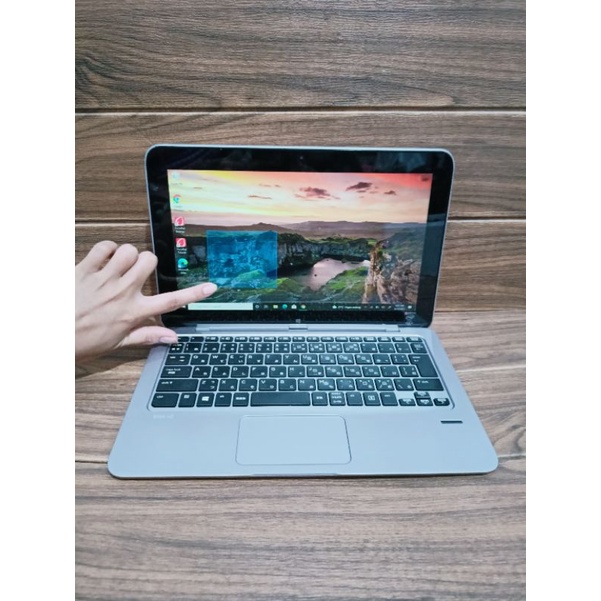 labtop like new hp elite X2  G1 core M5Y71 ram 8 SSD 256GB