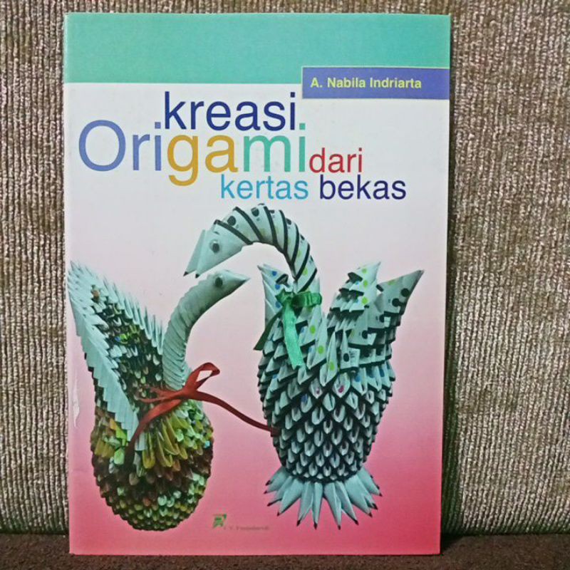 Kreasi origami dari kertas bekas.   z5