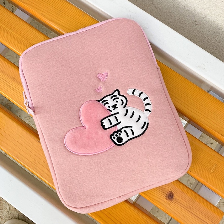 Sleeve Pouch Sarung Tas Bag Case Ipad Tab Tablet Macbook Air Pro Laptop Asus Acer Chromebook Lenovo HP 14S Envy Huawei Samsung Galaxy 11 12 13 14 15 inch Motif Gambar Kartun Bear Tiger Warna Pink Grey Green Hijau Hitam Coklat Cute Murah Korean Model