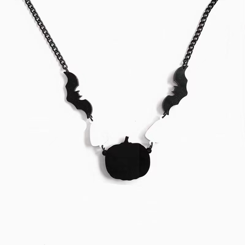 Kalung Dengan Liontin Kelelawar Warna Hitam Gaya Gothic Punk Untuk Wanita