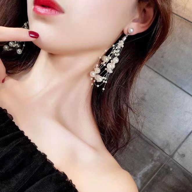 (Hello Girl)E35 Anting Mutiara Jaring Fashion Wanita Mutiara Putih Panjang Stud Earrings Import-3