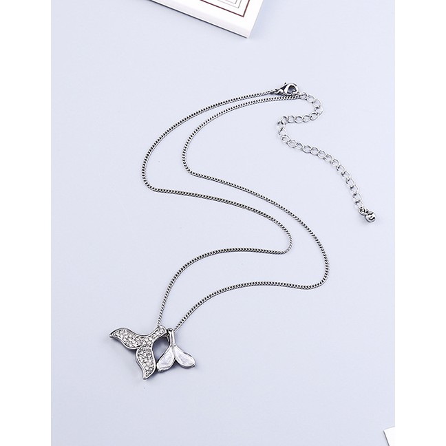 LRC Kalung Fashion Gold Alloy Diamond Double Fishtail Necklace F91431