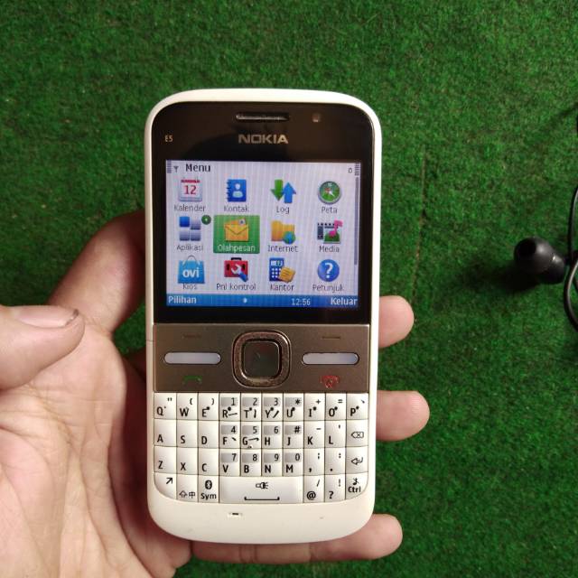 Hp langka nokia e5 00 symbian mulus bekas seken second
