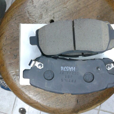 Terjangkau kampas rem ertiga original SGP