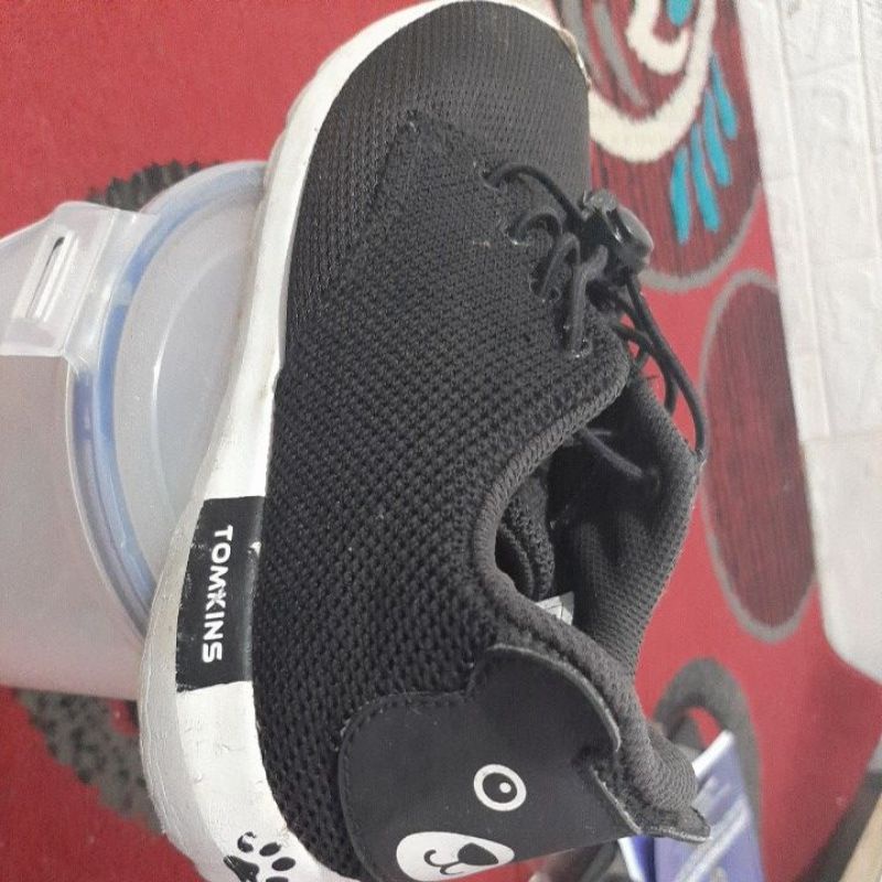 sepatu Tomkins anak preloved
