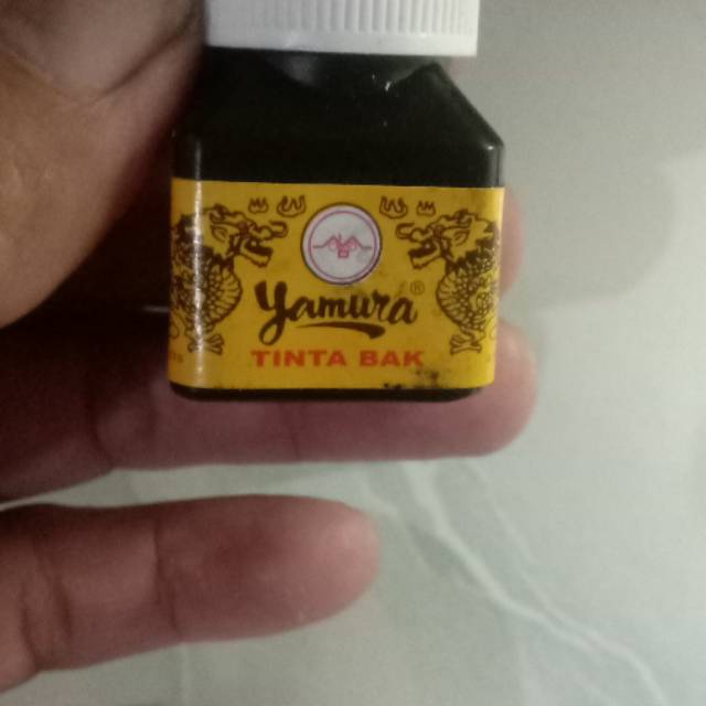 

Tinta bak kecil yamura naga