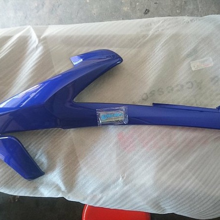 Sayap samping kanan Vixion New R biru ori ygp