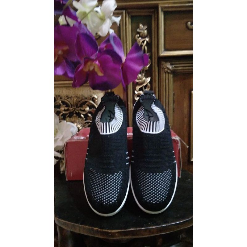 SEPATU ARRAYA WANITA