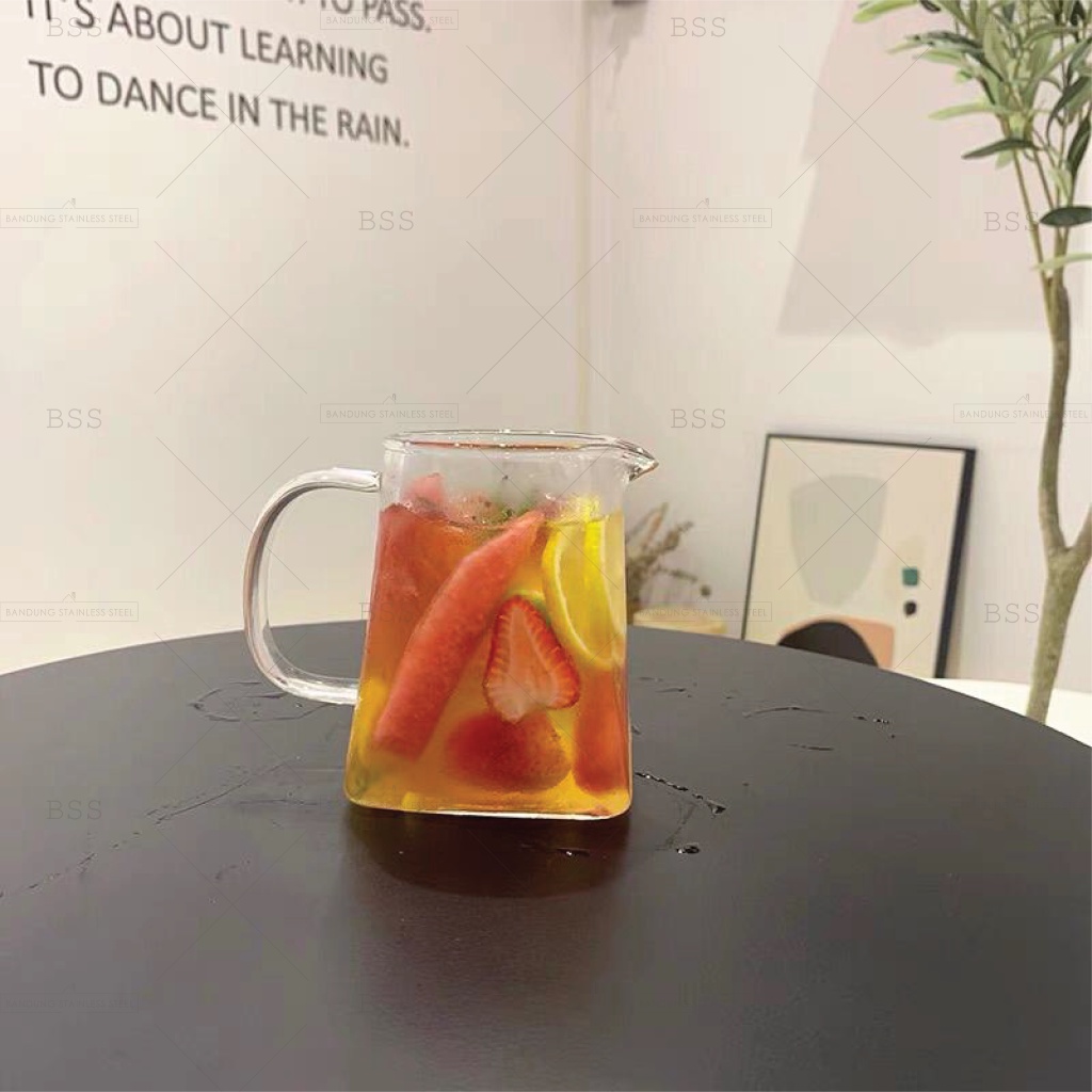 Gelas Kaca Kotak Teko Teh Borosilicate Jus Susu Glass Square Kopi Polos Cantik Pegangan