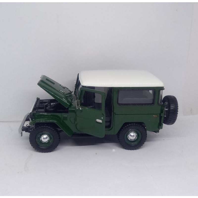 diecast miniatur mobil toyota fj40 cruiser hardtop 1:24 jeep oleng bahan besi klasik