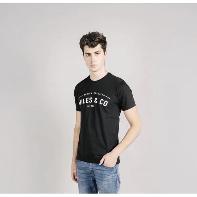 T-shirt Premium Pria Casual - Signature Miles&co Hitam