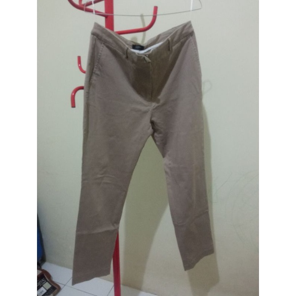 (Preloved) Geela Celana