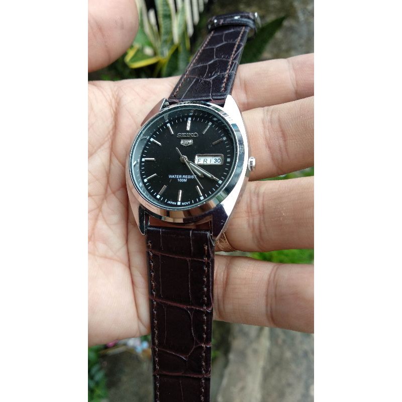 jam tangan seiko 5 quartz stainles steel klasik style jam pria