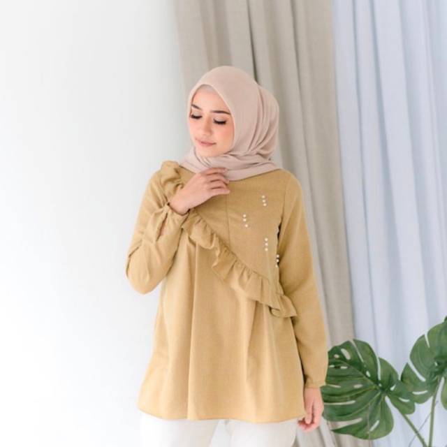 [ mustard L ] claire blouse by WK wearing klamby
