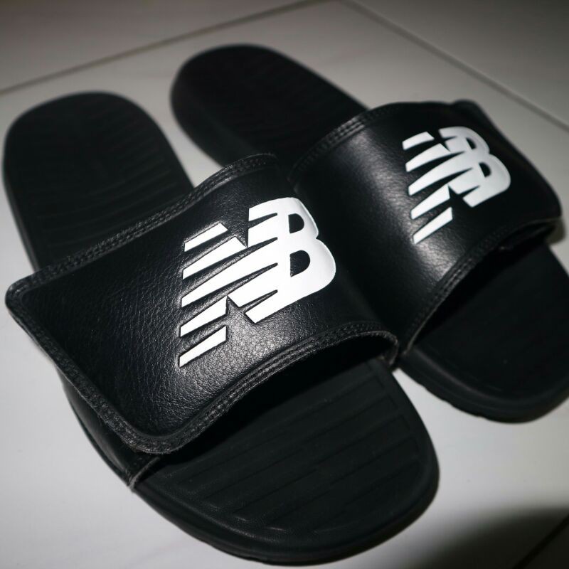Sandal New Balance NB slide SD230 slip on black / hitam second preloved size 42.5