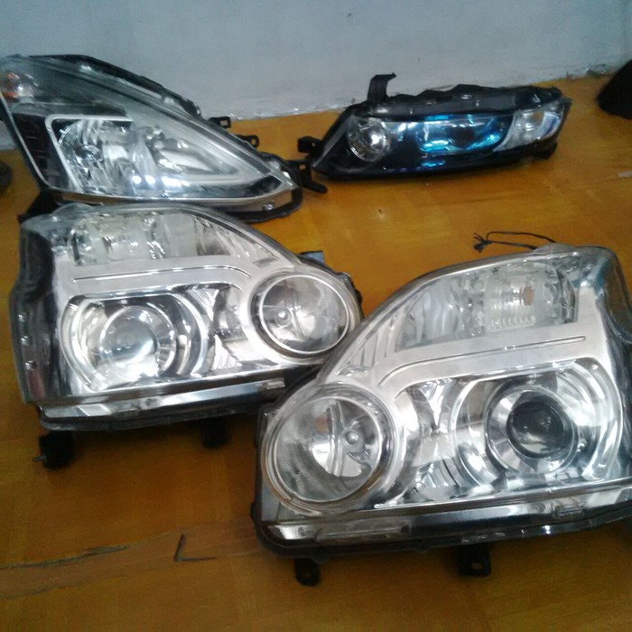 Headlamp Nissan Xtrail 2010 Projie Original