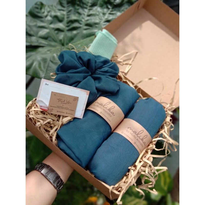

(Size L) HAMPERS HIJAB/ HAMPERS KADO/ GIFT BOX/ KADO WEDDING/ HAMPERS LEBARAN/ GIFT ULTAH