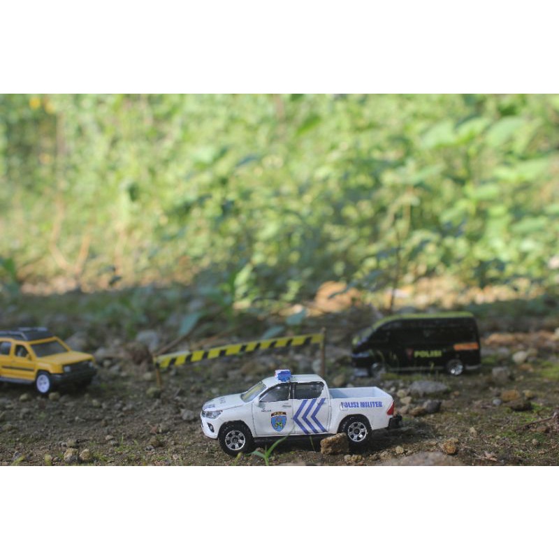 diecast custom toyota hilux polisi militer majorette