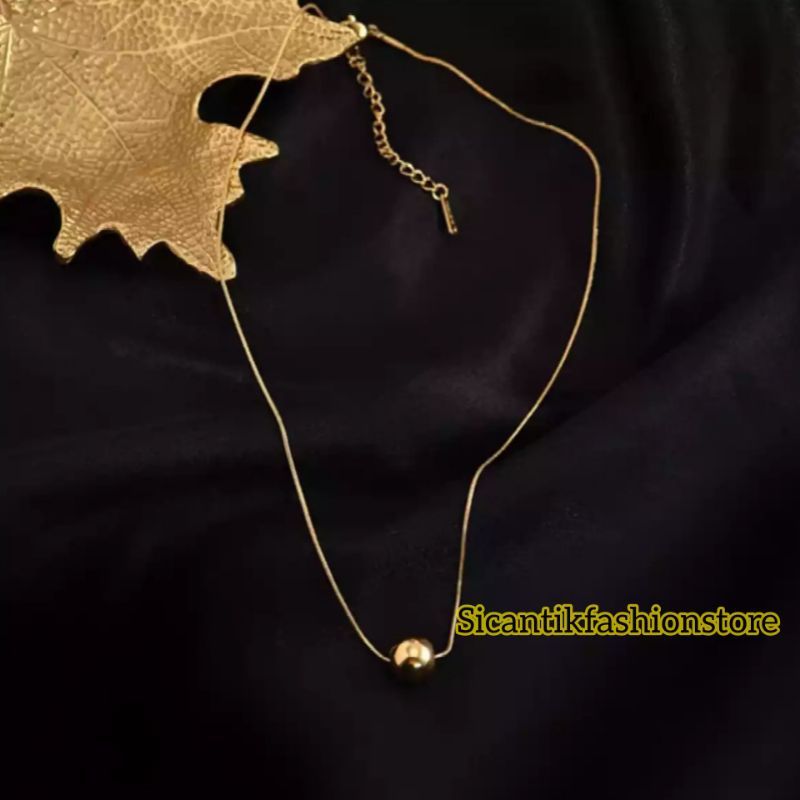 Kalung Titanium Gold Liontin Bulat Bola Pasir Fashion Wanita Terlaris Anti Karat Kalung Wanita Gold