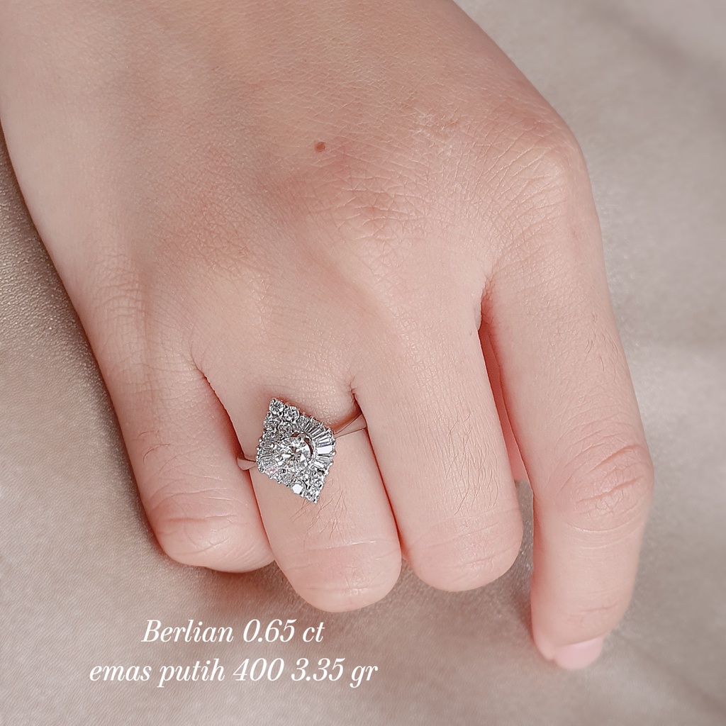Perhiasan Cincin berlian eropa 0.65 ct bahan emas 750 18k kode 1205