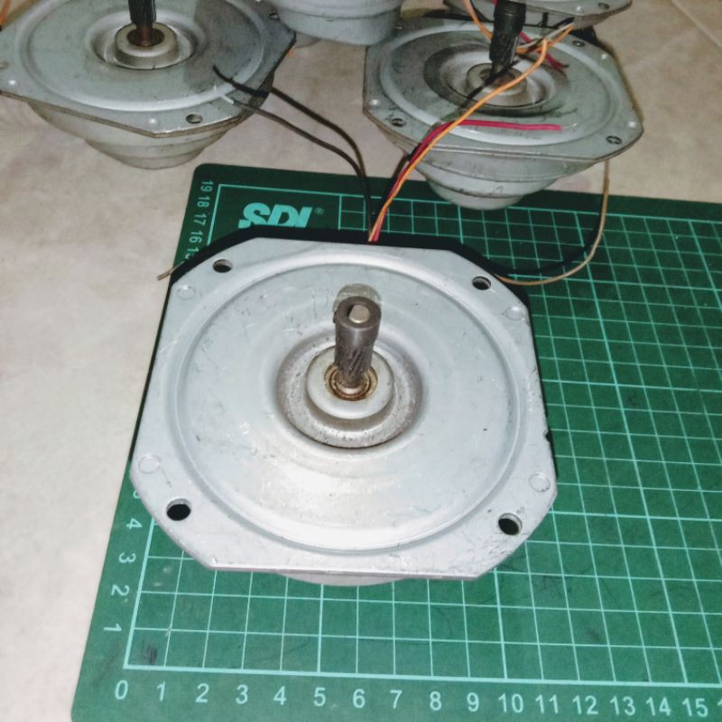 DINAMO SERVO DC 24V 2900RPM EX FOTOCOPY