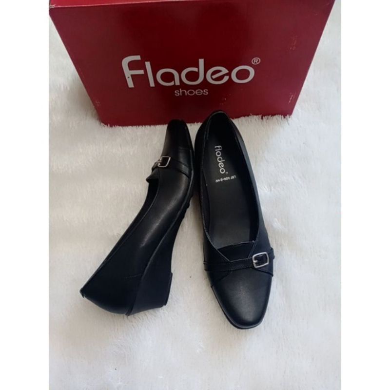 Sepatu fladeo wedges